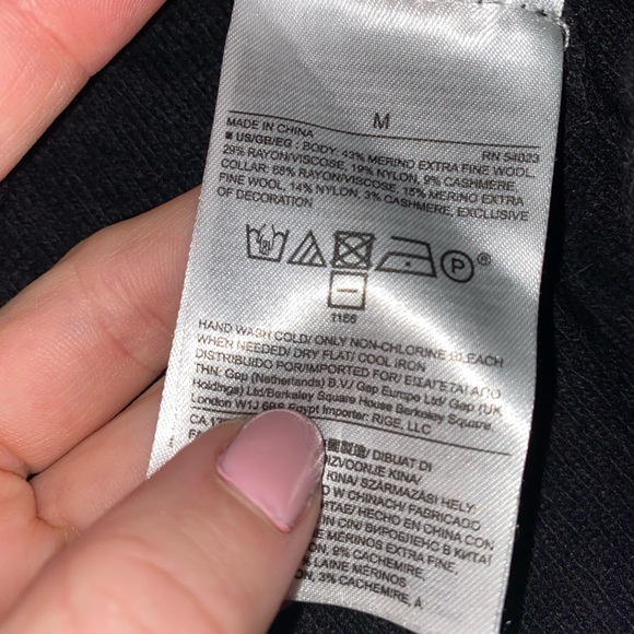 Banana Republic Merino wool Sweater - Picture 3 of 9